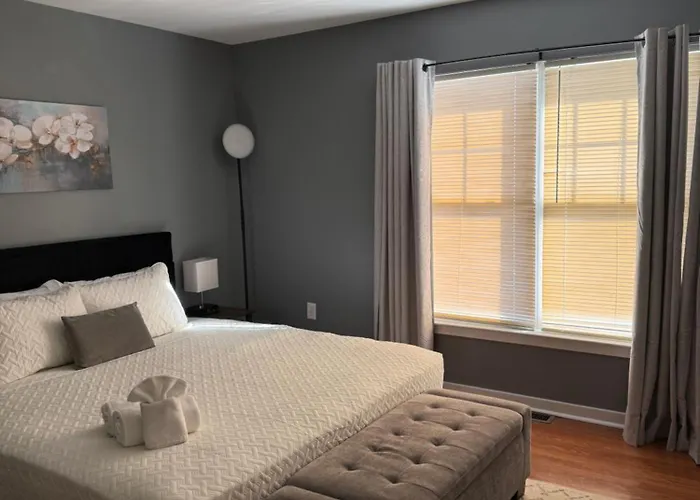 The Grey Escape-Close To Beach Waterpark & Casinos