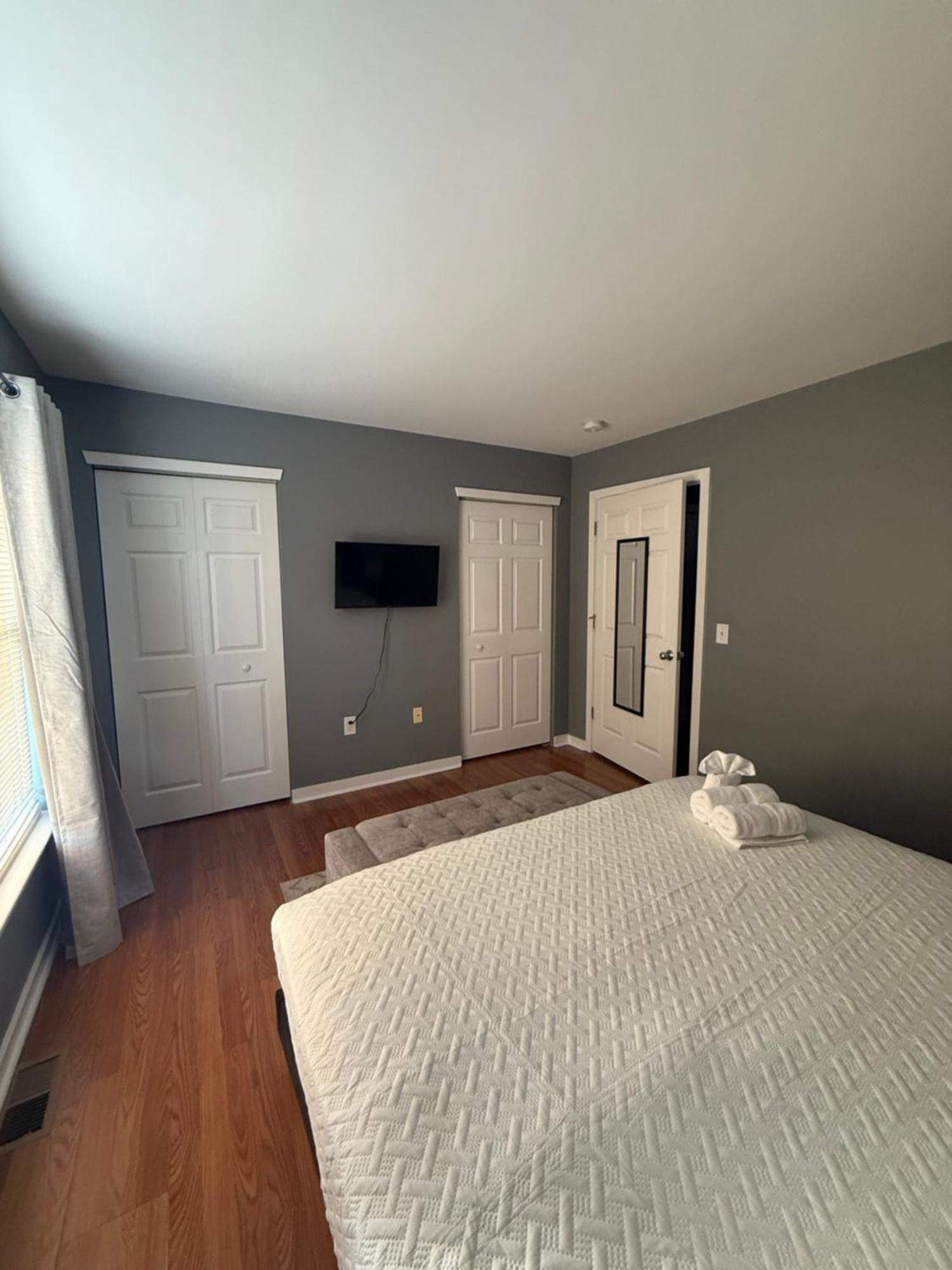 The Grey Escape-close To Waterpark & Casinos Holiday home *